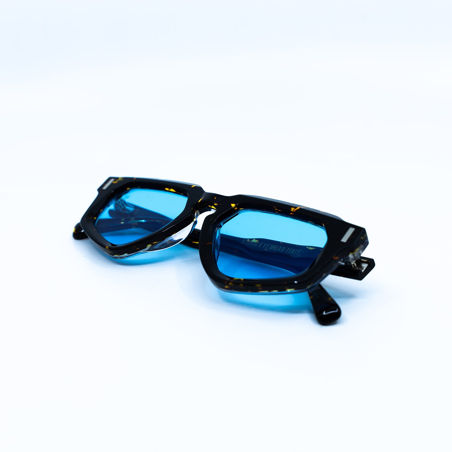 Avitio Tortoise Light Blue