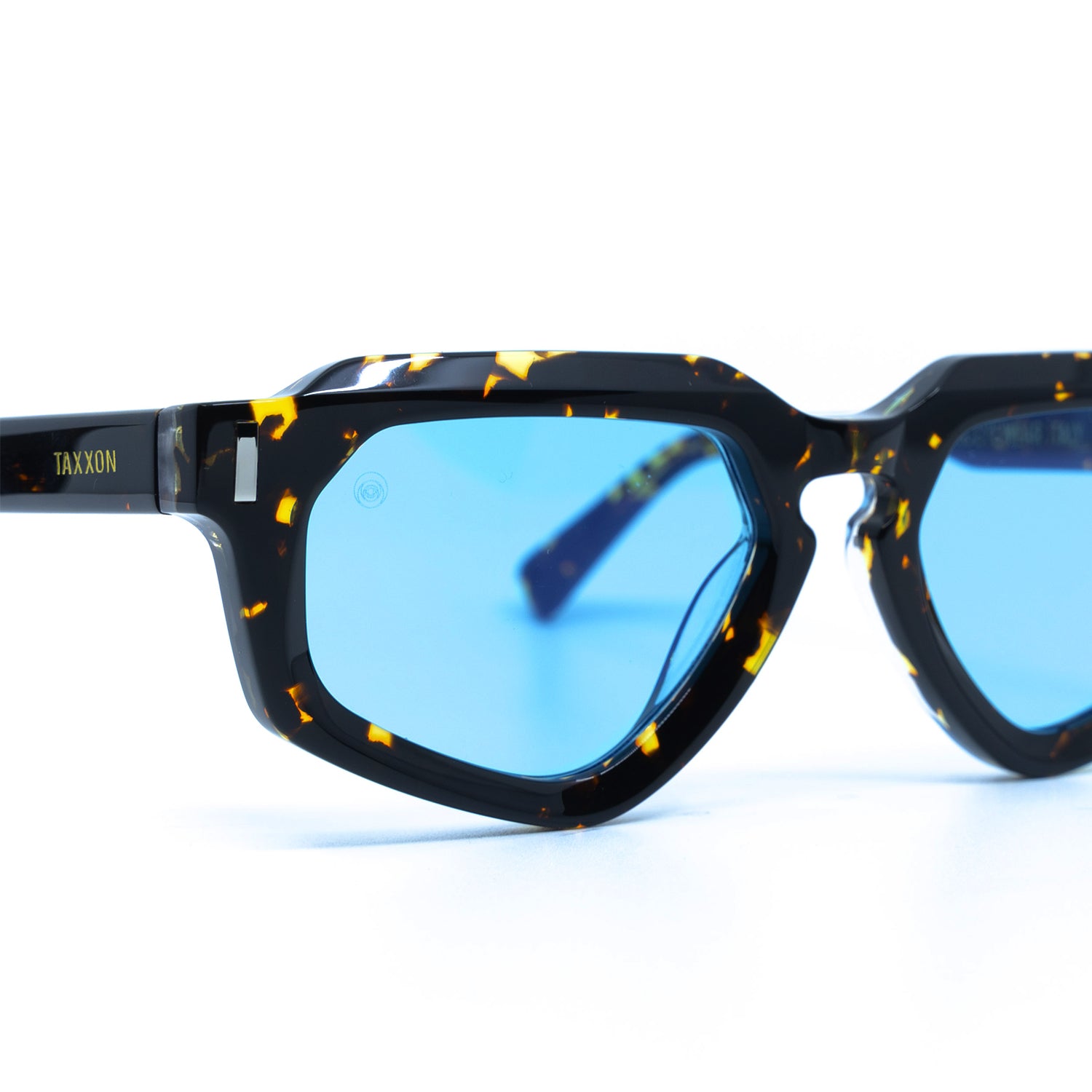 Avitio Tortoise Light Blue