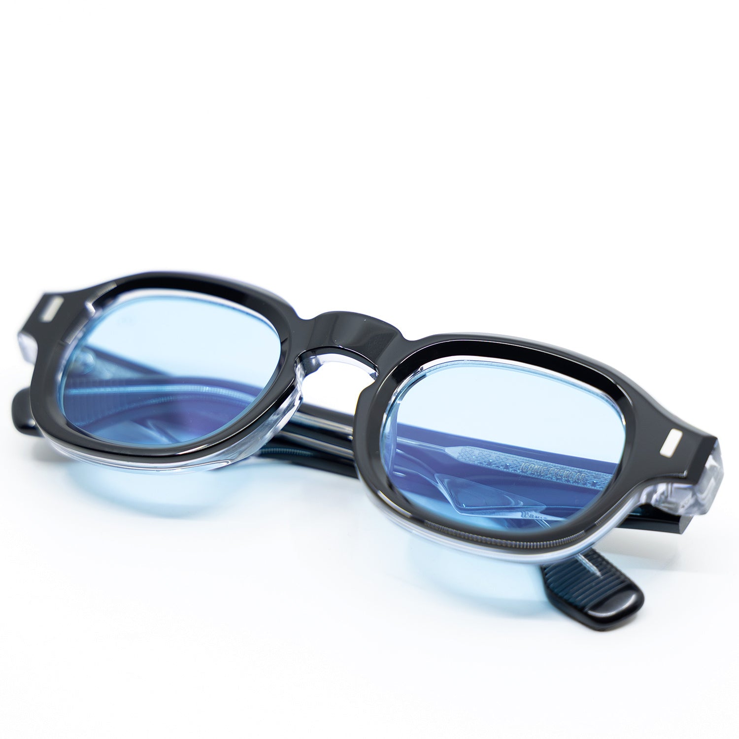 Tom Black Light Blue