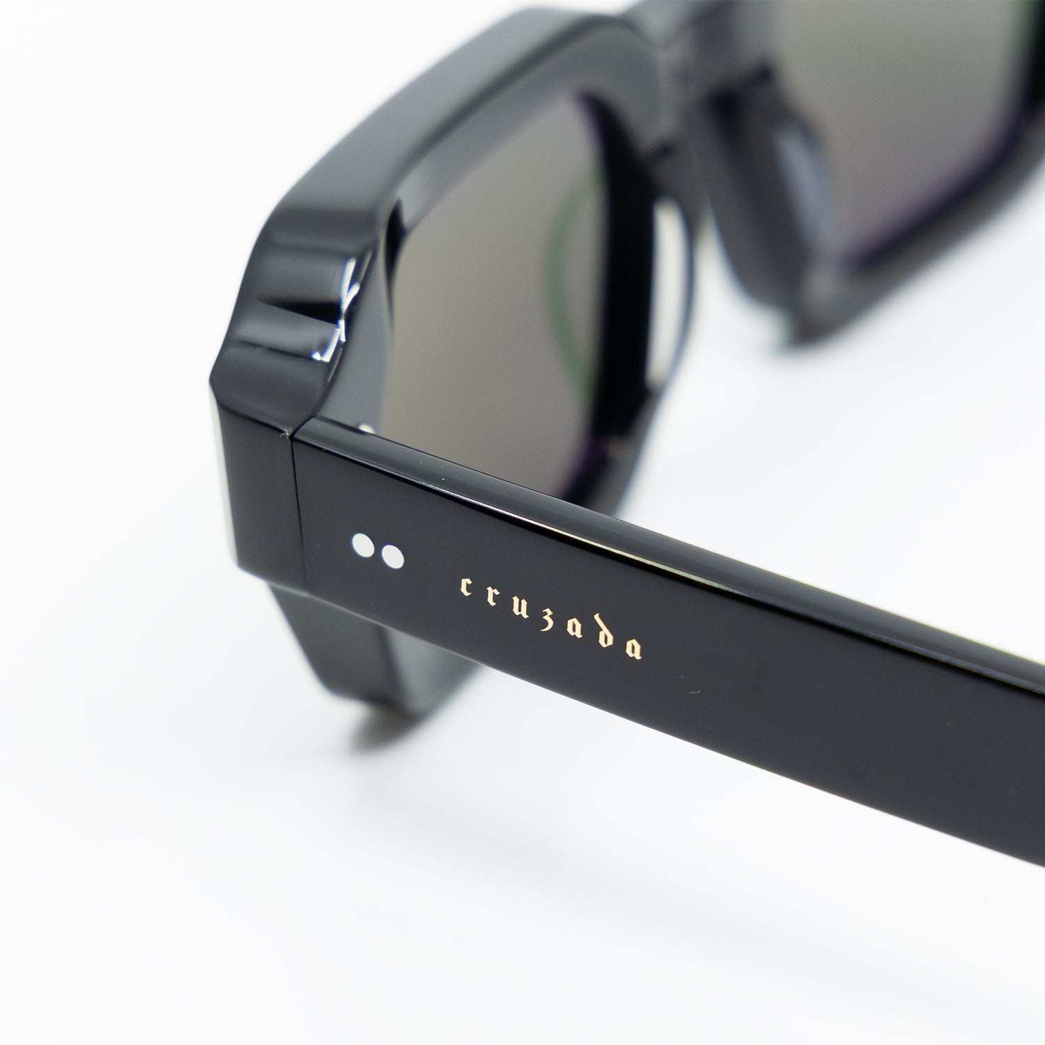 925 Sunglasses with Black Frame & Green Lens