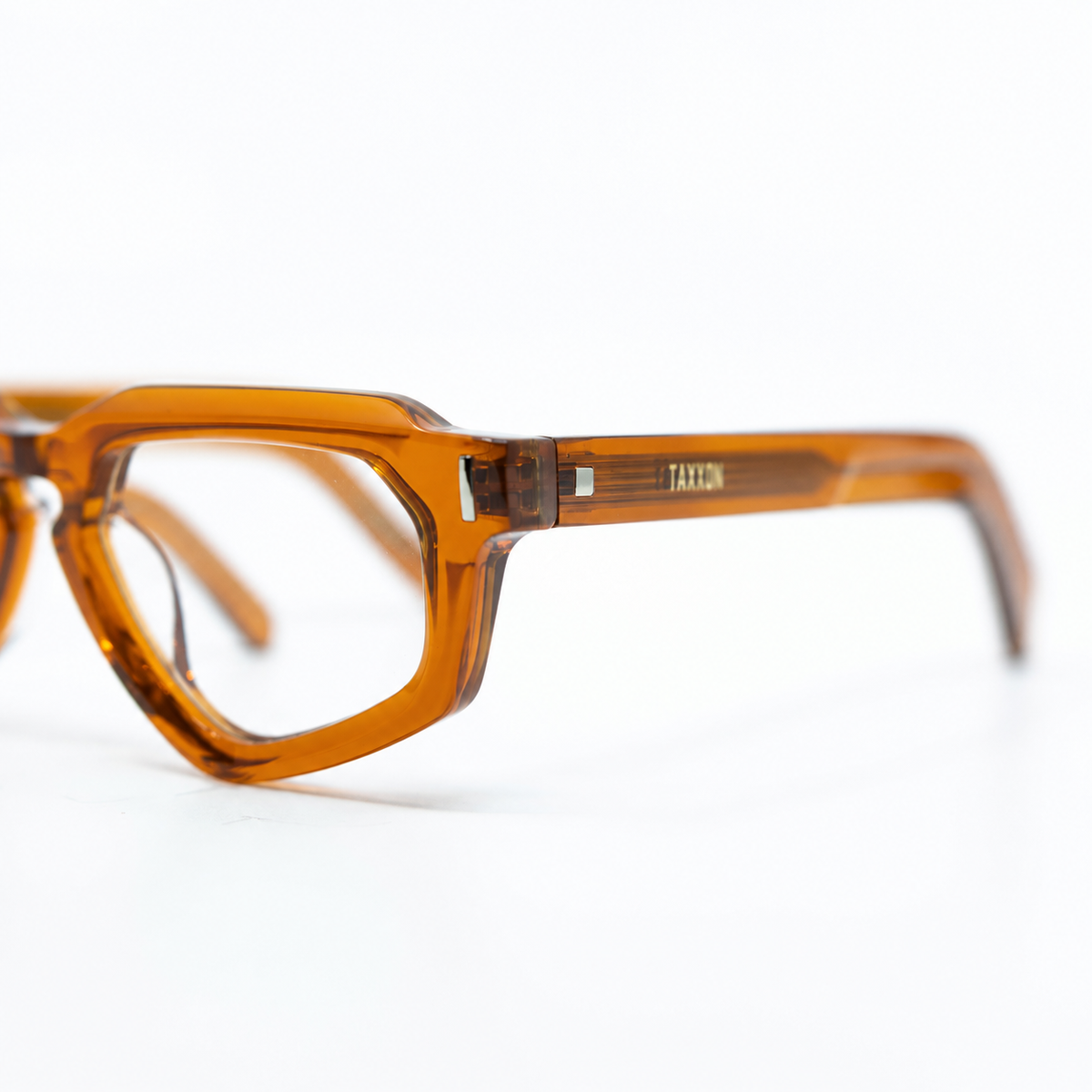Avitio Amber optical frame by Taxxon — detail