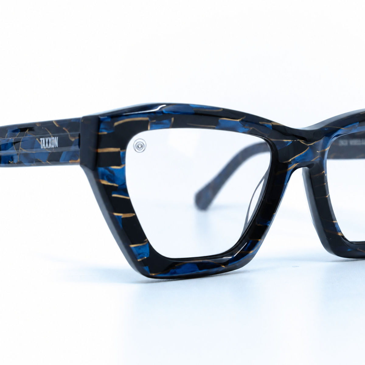 Osca Azurite optical frame by Taxxon — detail