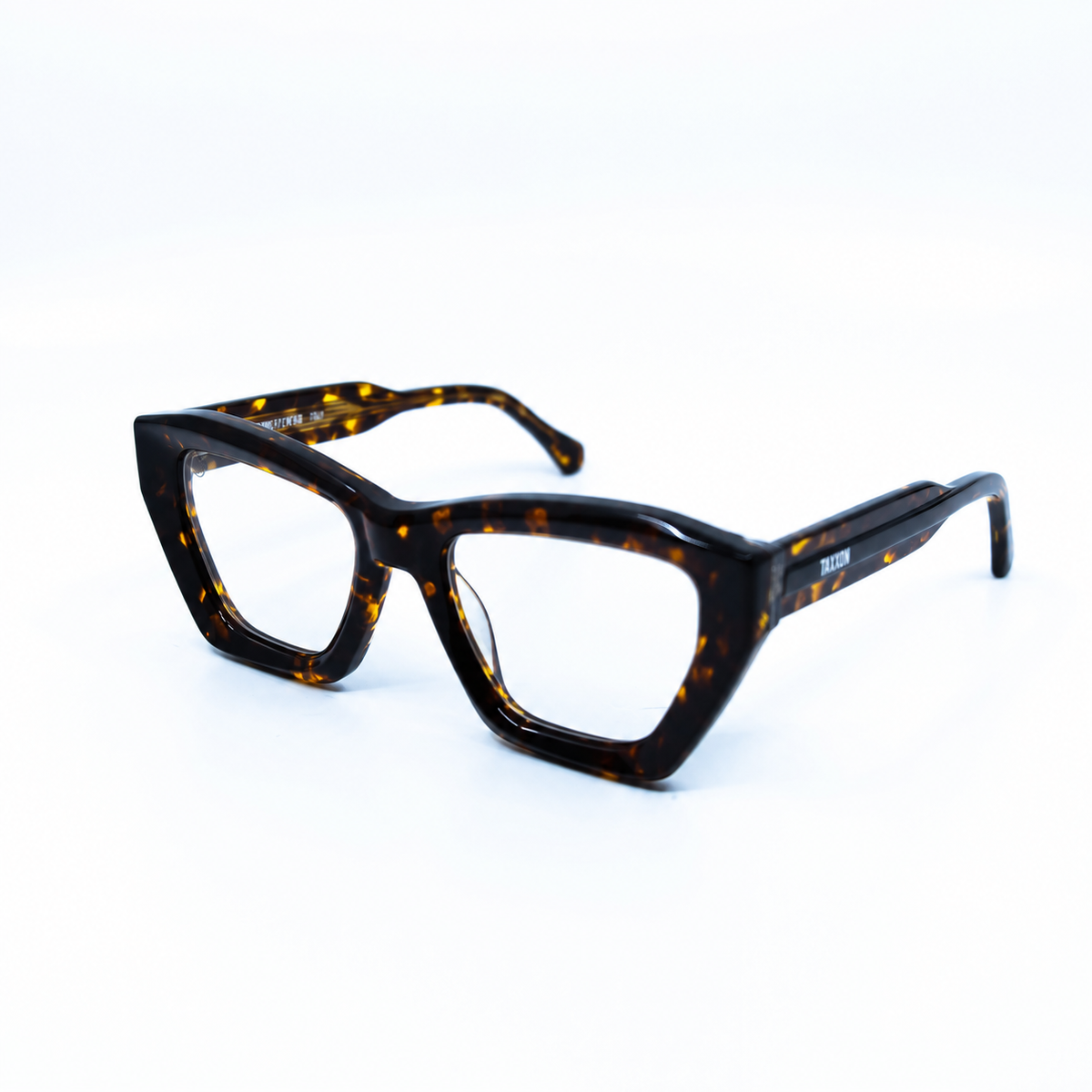 Osca Havana optical frame by Taxxon — 45° view