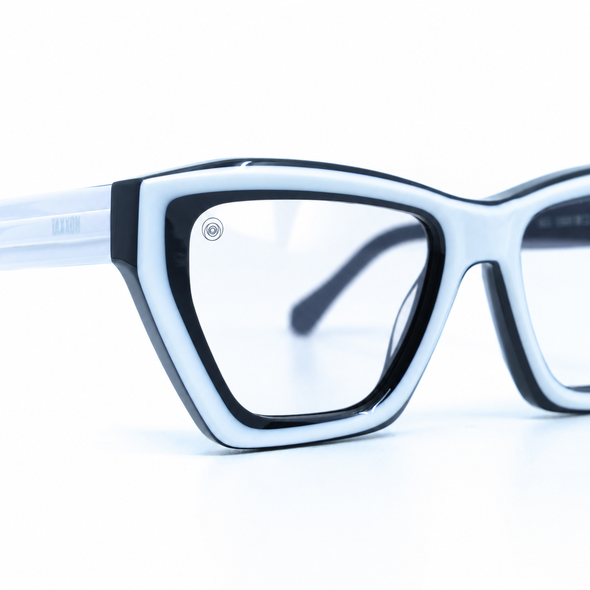 Osca White optical frame by Taxxon — detail